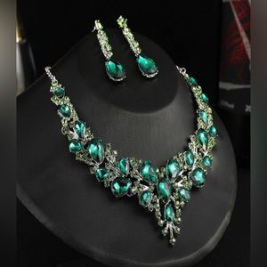 Mia Wynn 2pcs Emerald Green Rhinestone Jewelry Set Necklace And Earrings